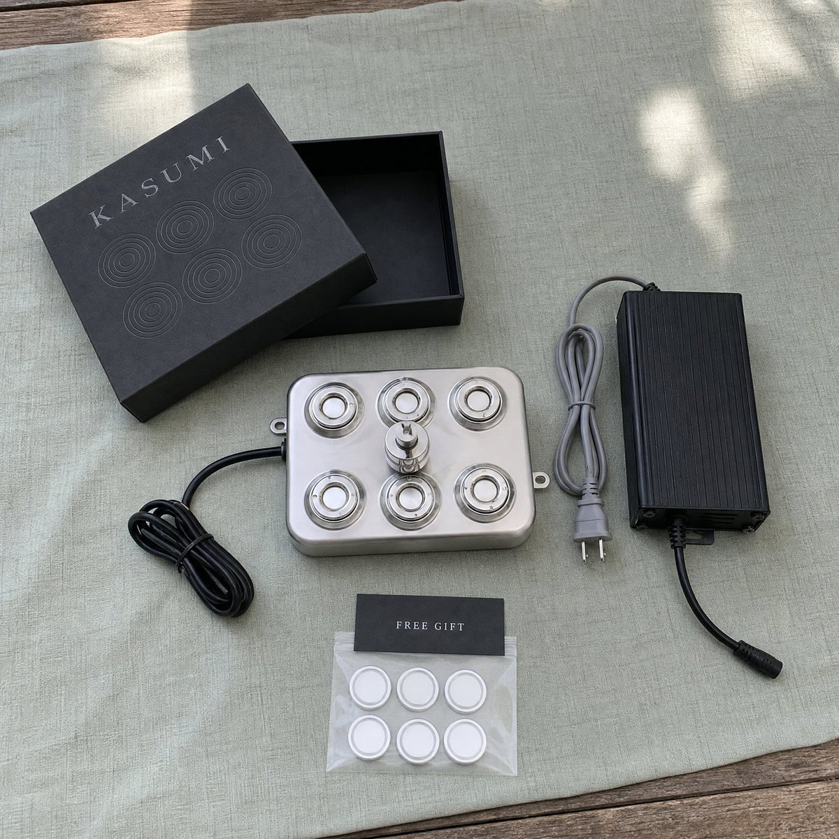 What you get in the Plug and Fog Kit